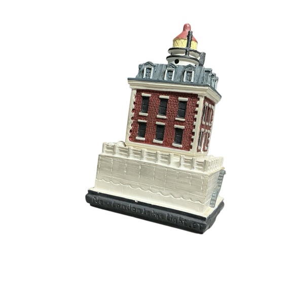 Spoontiques New London Ledge Light Lighthouse Figurine - Picture 7 of 10